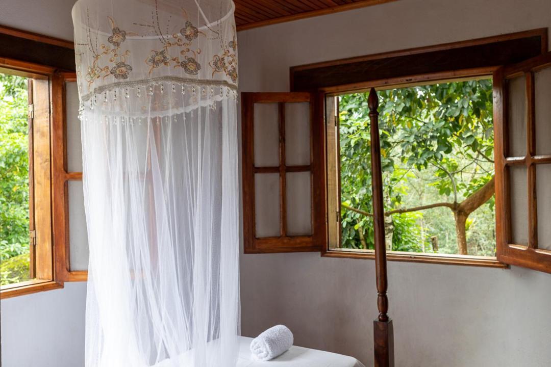 Mionga Hotel Santa Cruz Bagian luar foto