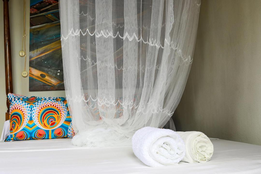Mionga Hotel Santa Cruz Bagian luar foto